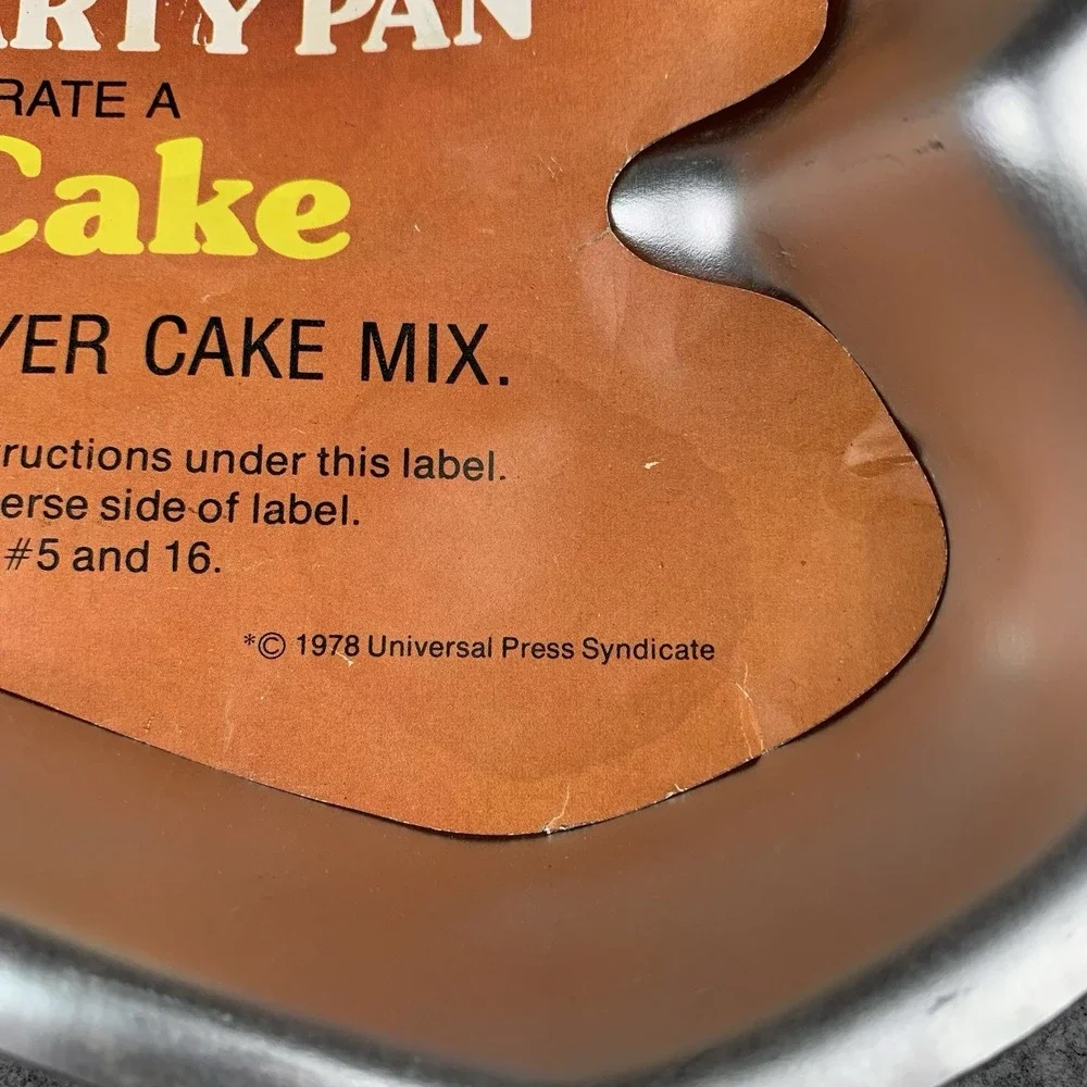 1978 Wilton ZIGGY Cake Pan w/Instructions Decorating Tips & Recipe